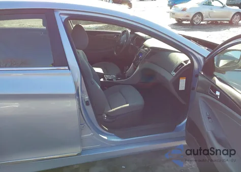 2013 Hyundai Sonata Hybrid z USA, uszkodzony, nr VIN KMHEC4A41DA074450